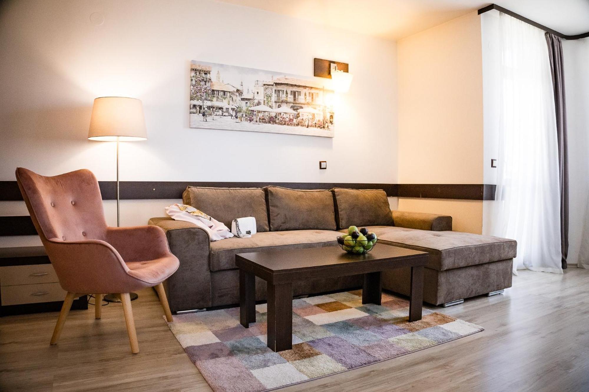 Hotel Grami 4*